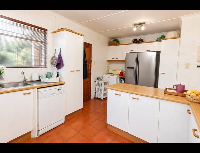 5 BEDROOM HOUSE FOR SALE IN HELICON HEIGHTS
